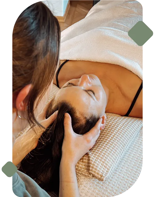 Heilmassage bei Heilpraktikerin Eva-Maria Prey in Starnberg – ganzheitliche Behandlung zur Linderung von Stress und Verspannungen